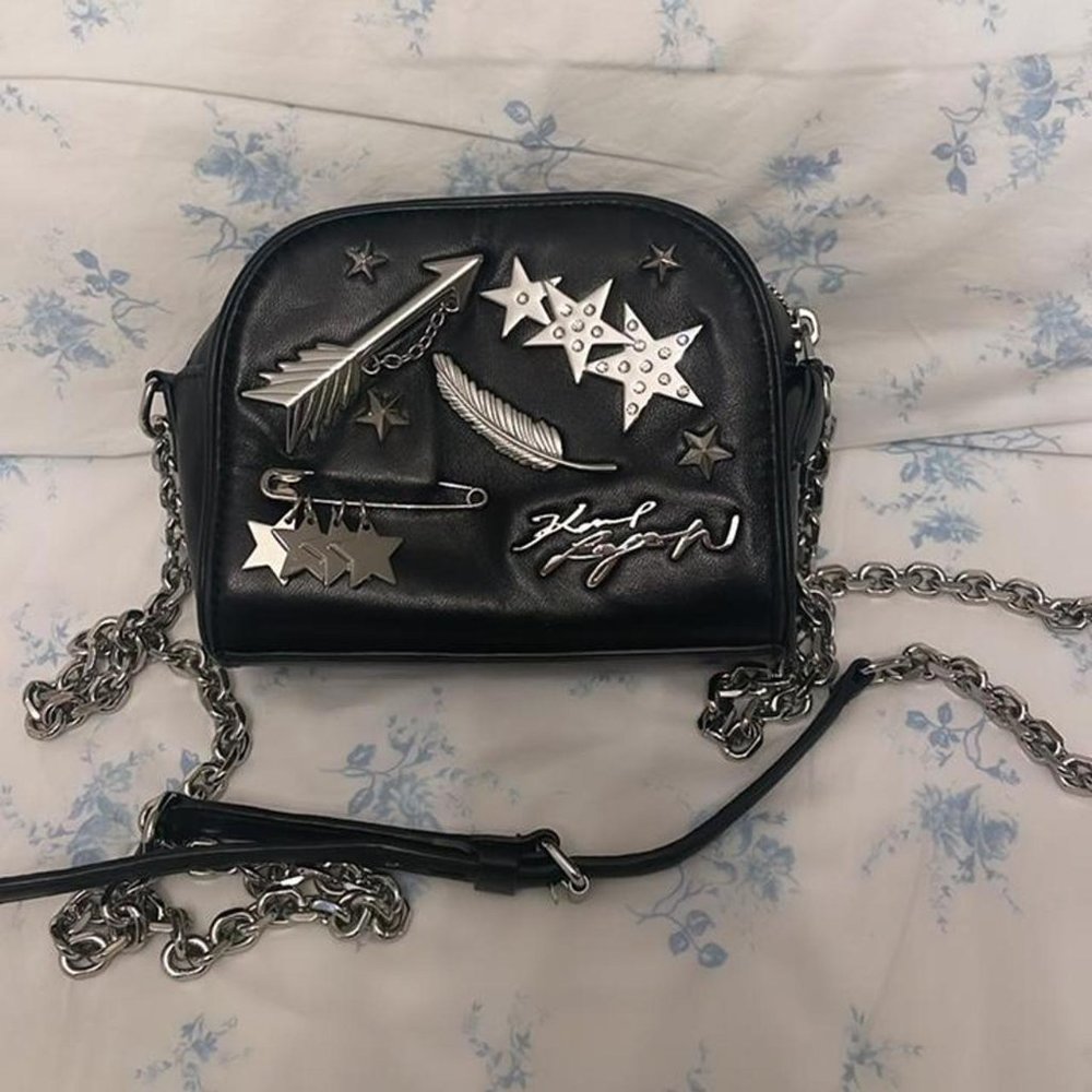 authentic sold out karl lagerfeld K/CHARM SHOULDERBAG original price $365 lightl